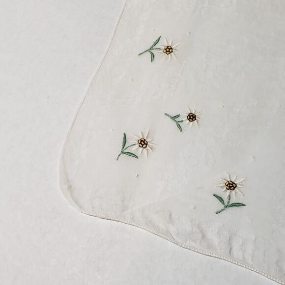 VINTAGE HANKIE EMBROIDERED DAISY FLOWERS HANDMADE BRIDAL WEDDING POCKET SCARF - Picture 7 of 12